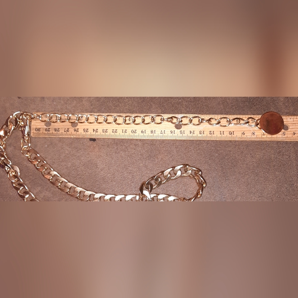 Gold Chain Link Women's Belt with Pendant - Picture 7 of 7